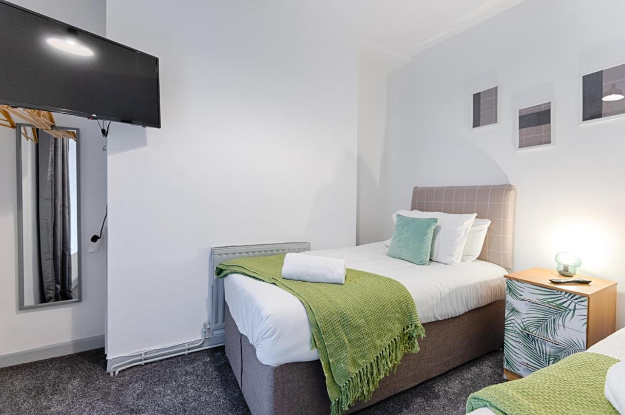 Centre, Parking, Smart Tv's In Swansea