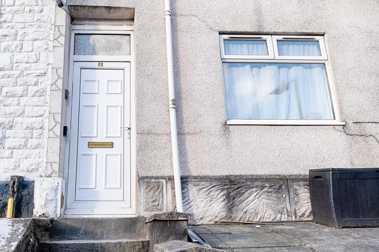 Centre, Parking, Smart Tv's In * Swansea