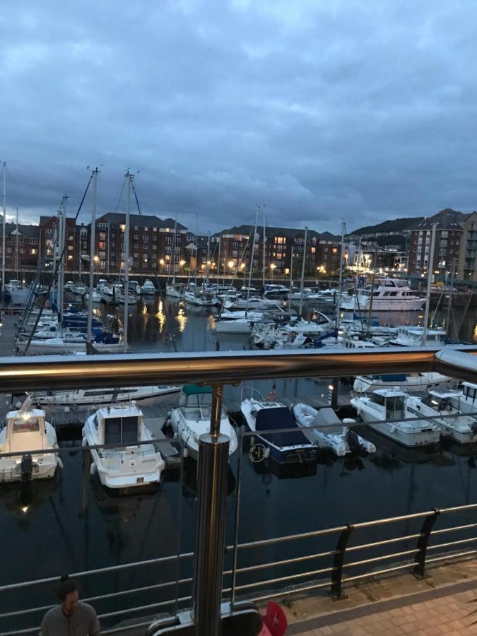 Bay, Marina & Arena View Mins To & Apartment *