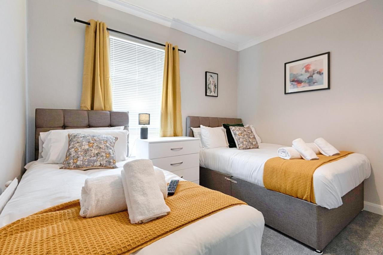 Large Garden, Fully Equipped Kitchen, Parking Apartment *