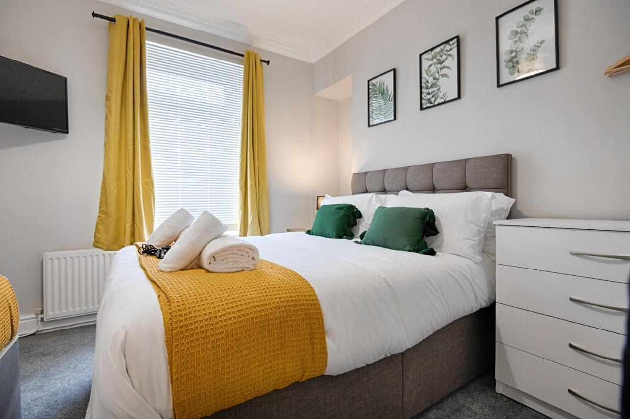 Apartment Large Garden, Fully Equipped Kitchen, Parking *