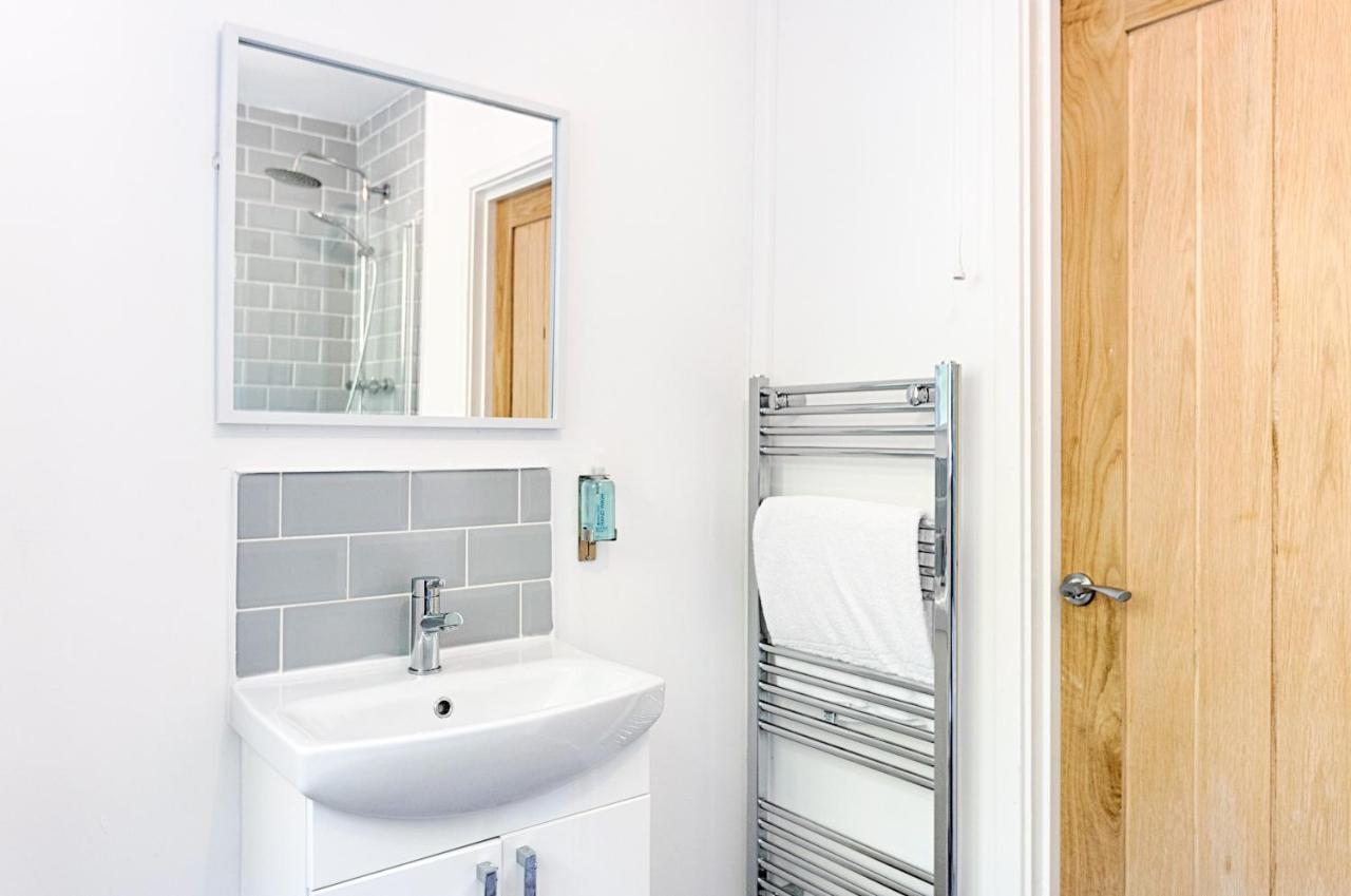Bryn House - Tv In Every Bedroom! * Swansea