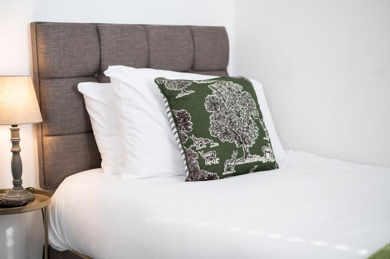 Apartment Bryn House - Tv In Every Bedroom! Swansea