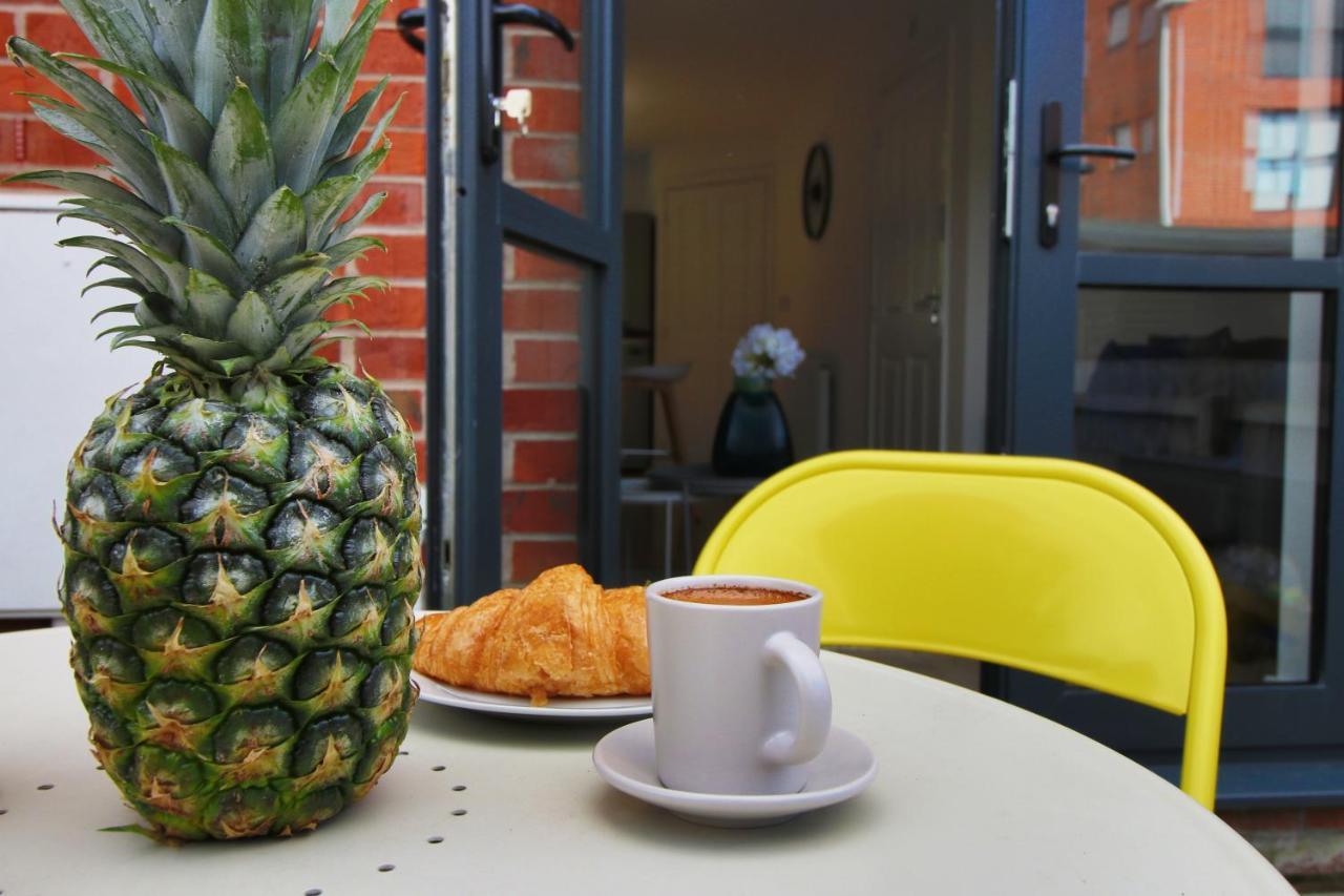 No 1 Marina Walk By Ssw 3br, Free Parking, Sleeps 5 Close To Marina, Centre, And M4 Apartment