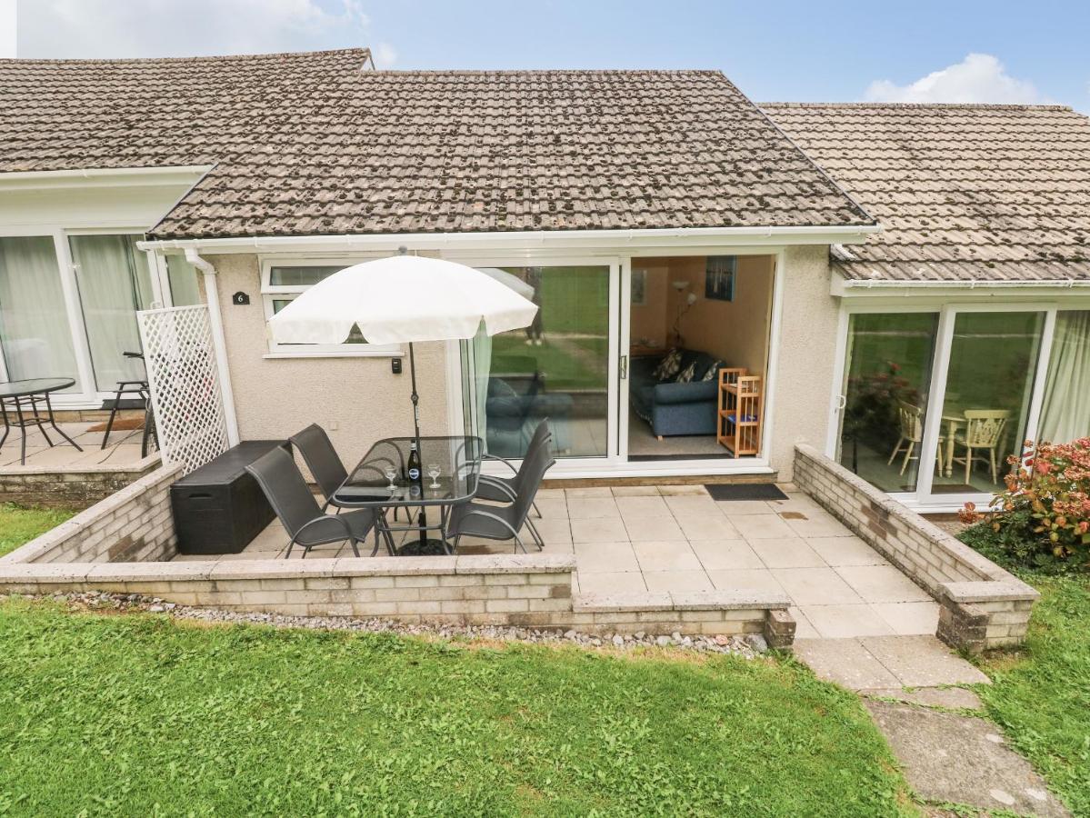 Holiday home Number 6 Oxwich Leisure Park *