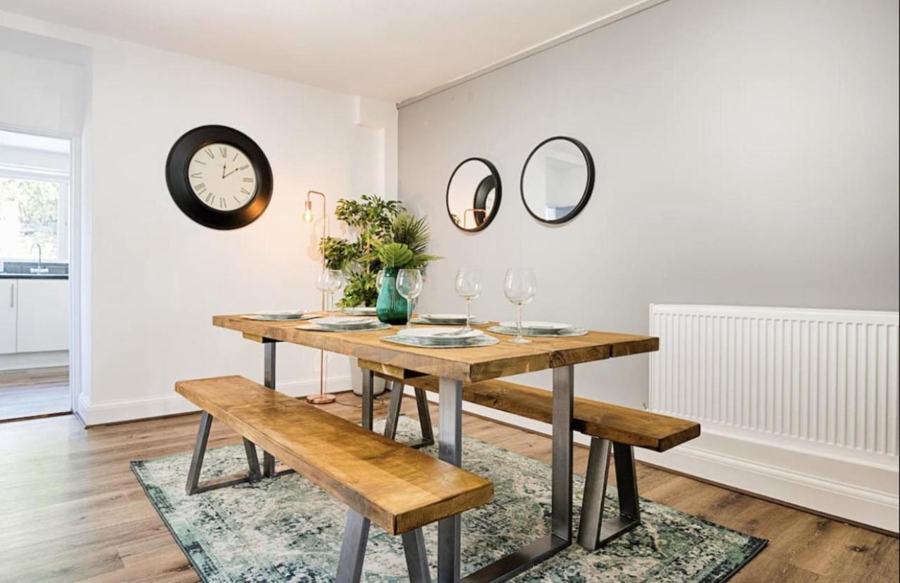 4br-11guests-patio-familyfriendly-citycentre-beach Swansea