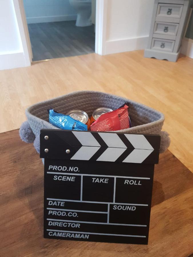 The Den - Cozy Studio * Swansea