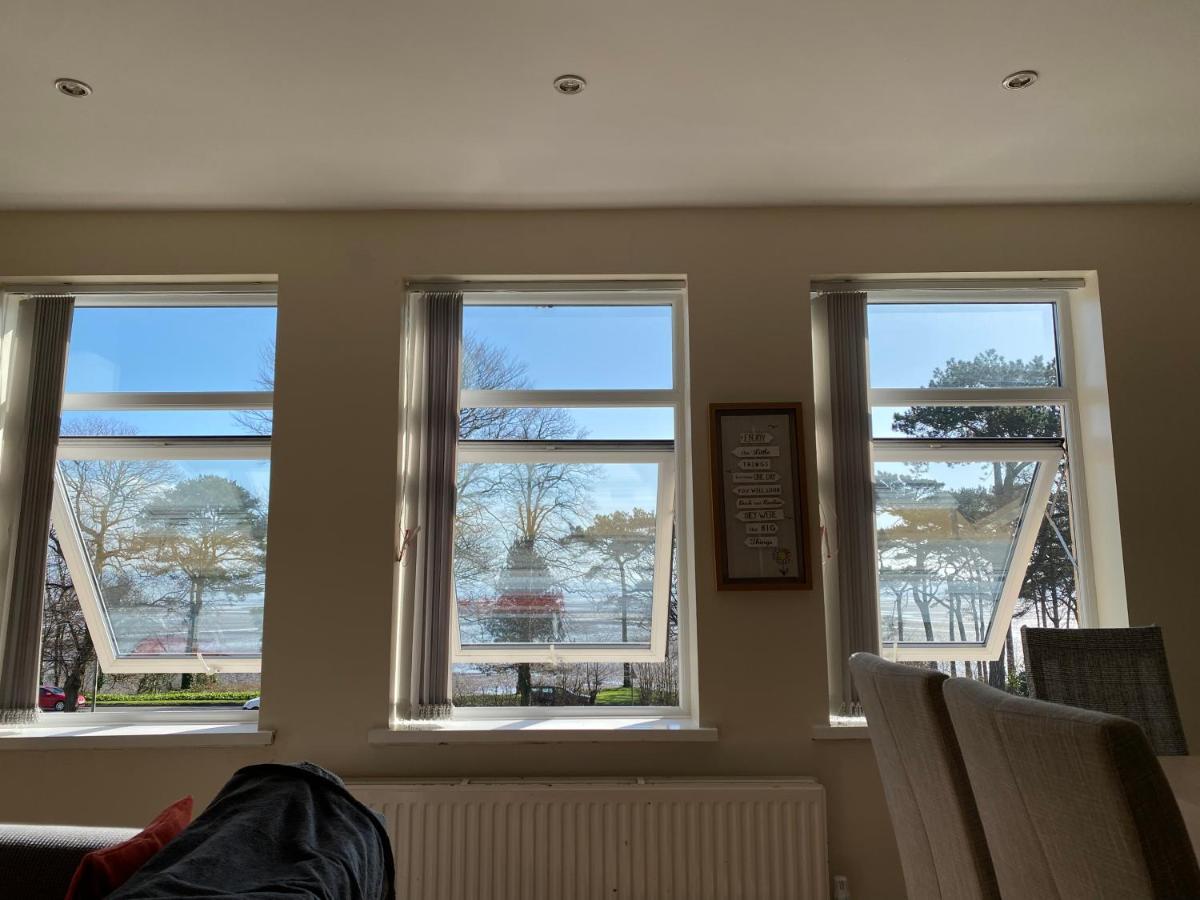 Sea-view Flat Near Mumbles. Apartamento Swansea