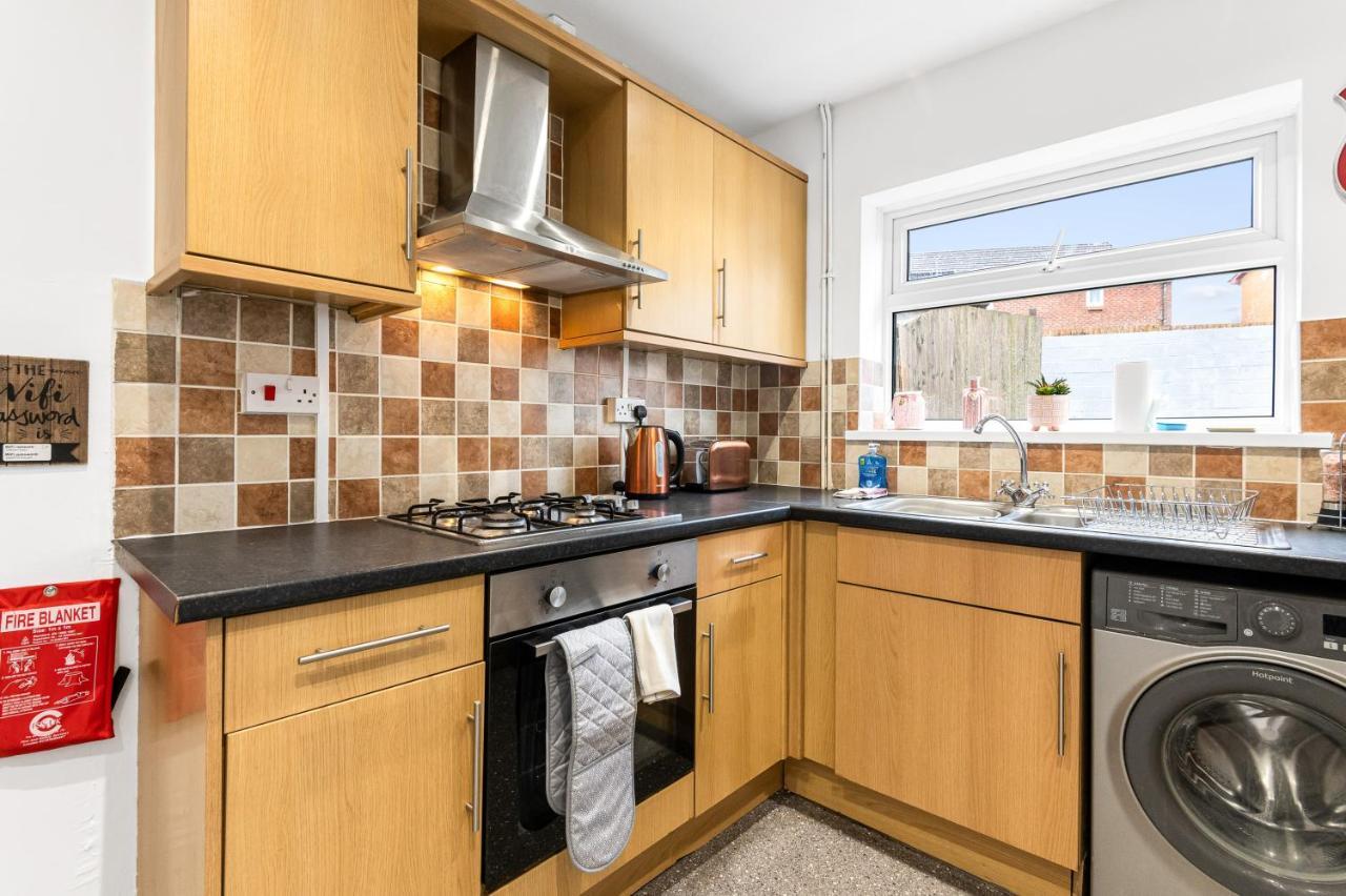 Apartment Off Road Parking, Garden, Tv's In Bedrooms