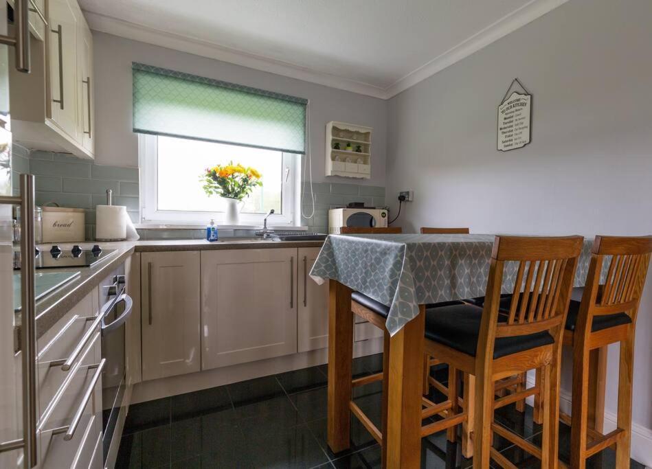 Immaculate Gower Getaway With Pool & Facilities Swansea