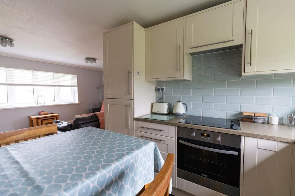 Immaculate Gower Getaway With Pool & Facilities Holiday home *