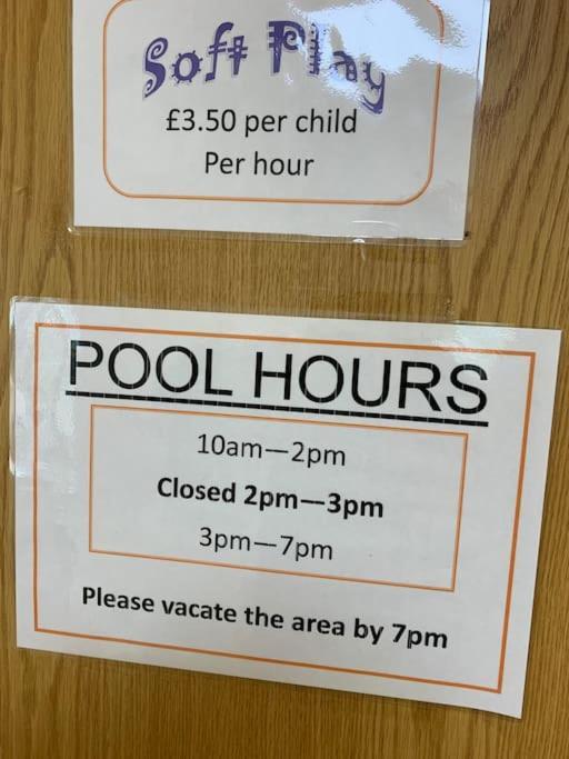 Holiday home Immaculate Gower Getaway With Pool & Facilities *