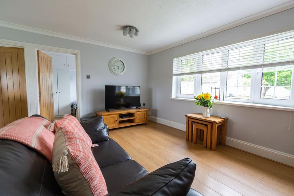 Immaculate Gower Getaway With Pool & Facilities Swansea