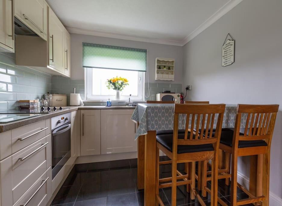 Immaculate Gower Getaway With Pool & Facilities *