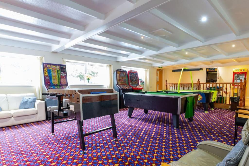 Immaculate Gower Getaway With Pool & Facilities Swansea