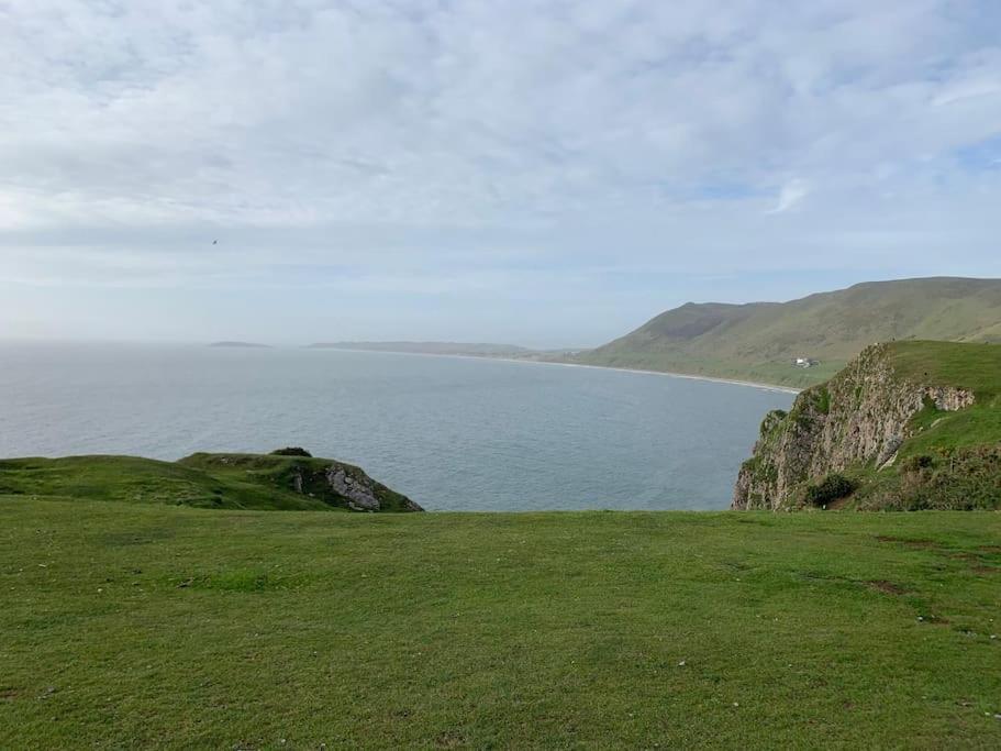 Immaculate Gower Getaway With Pool & Facilities Holiday home *