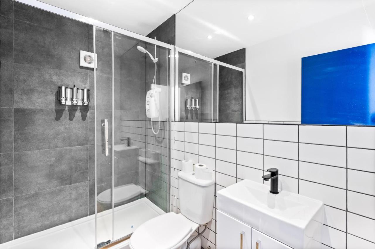 Apartment The Woodfield - Stunning Modern 2 Bed - Tv In Every Bedroom! *