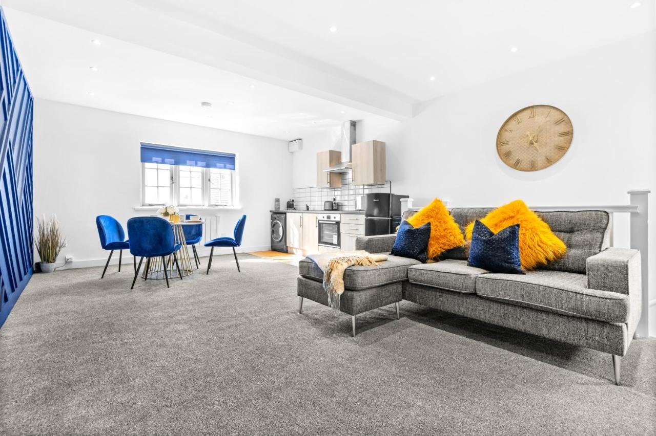 The Woodfield - Stunning Modern 2 Bed - Tv In Every Bedroom! Apartment Swansea