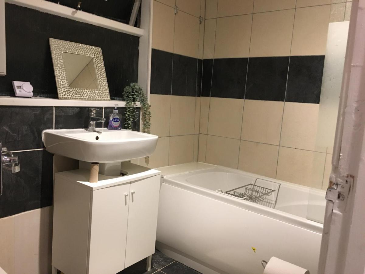 2 Flat Apartment Swansea