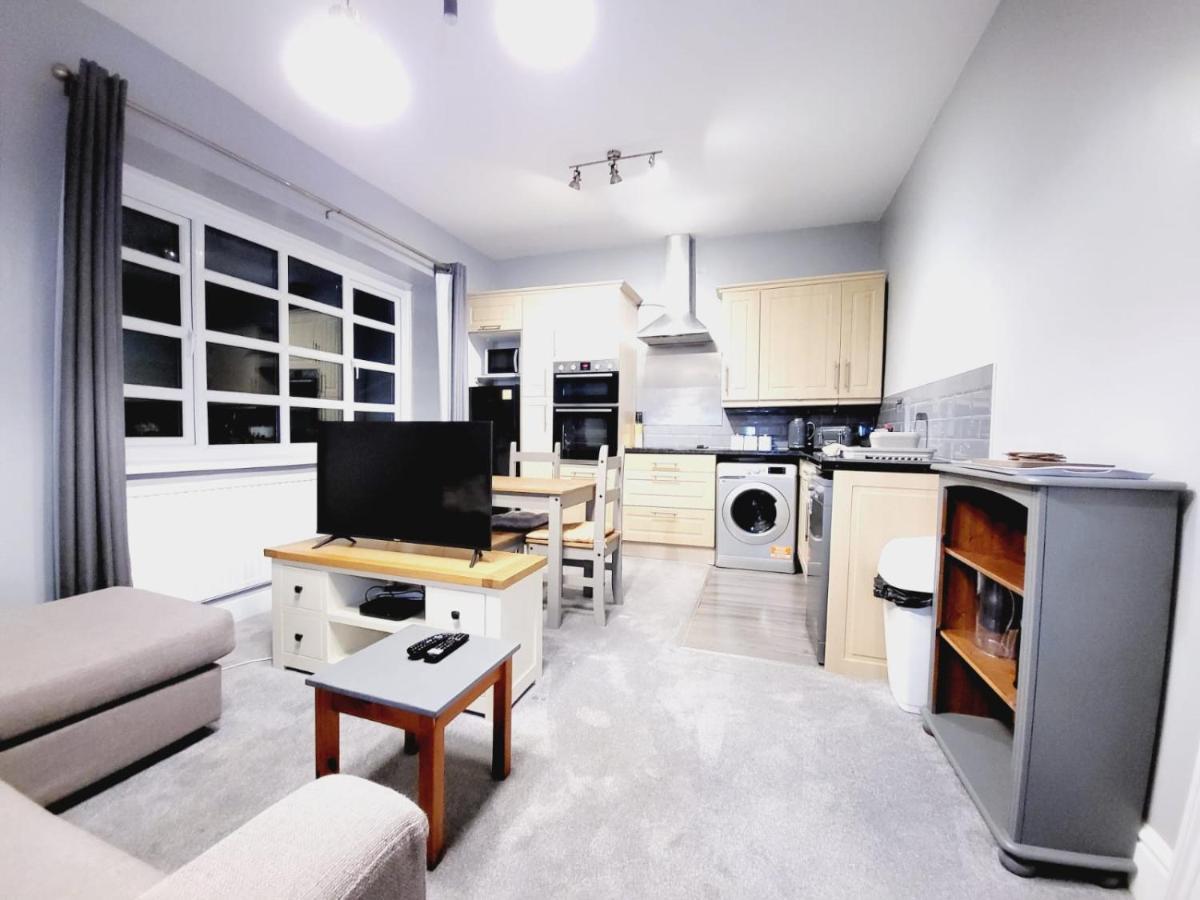 2 Flat Apartment Swansea