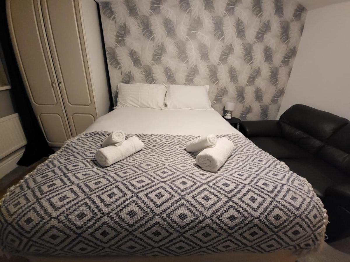 2 Flat Apartment Swansea