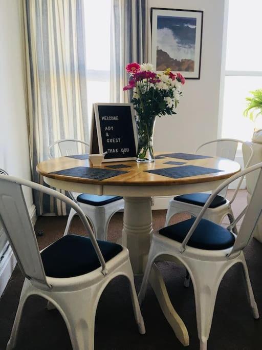 Apartment Hillcrest Cottage, Comfy Flat, Trendy Uplands Area