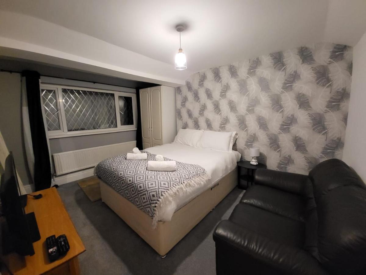 2 Flat Apartment