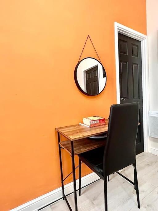 Skyline King Suites 202 Apartment Swansea