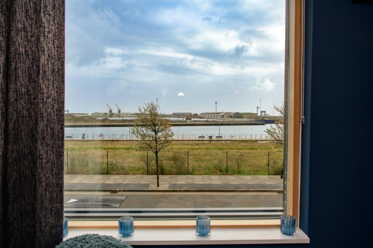 Just Wales - Luxury Waterfront Townhouse Sa1 Holiday home *