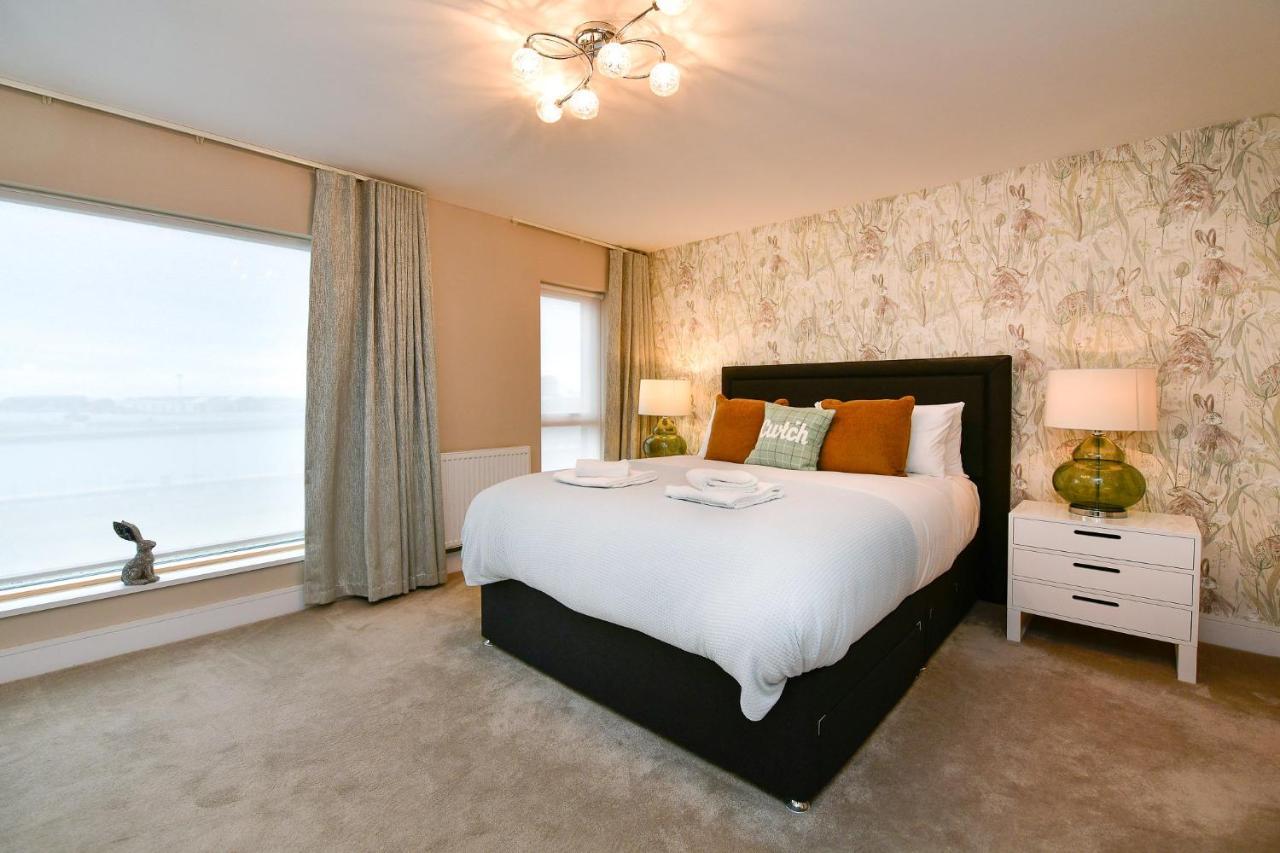 Holiday home Just Wales - Luxury Waterfront Townhouse Sa1 *