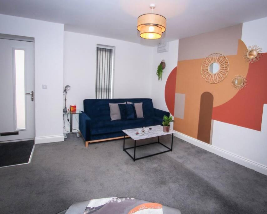 Holiday home No15 Luxe Living Elegant Home-1 Bed-garden-wifi-private Parking-beach-city
