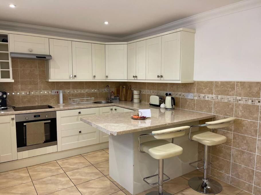 Spacious 1 Bed Located On A Gower Sheep Farm Swansea