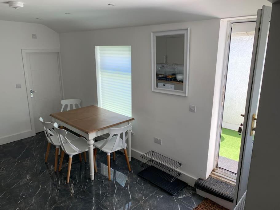 Secret Flat Apartment Swansea