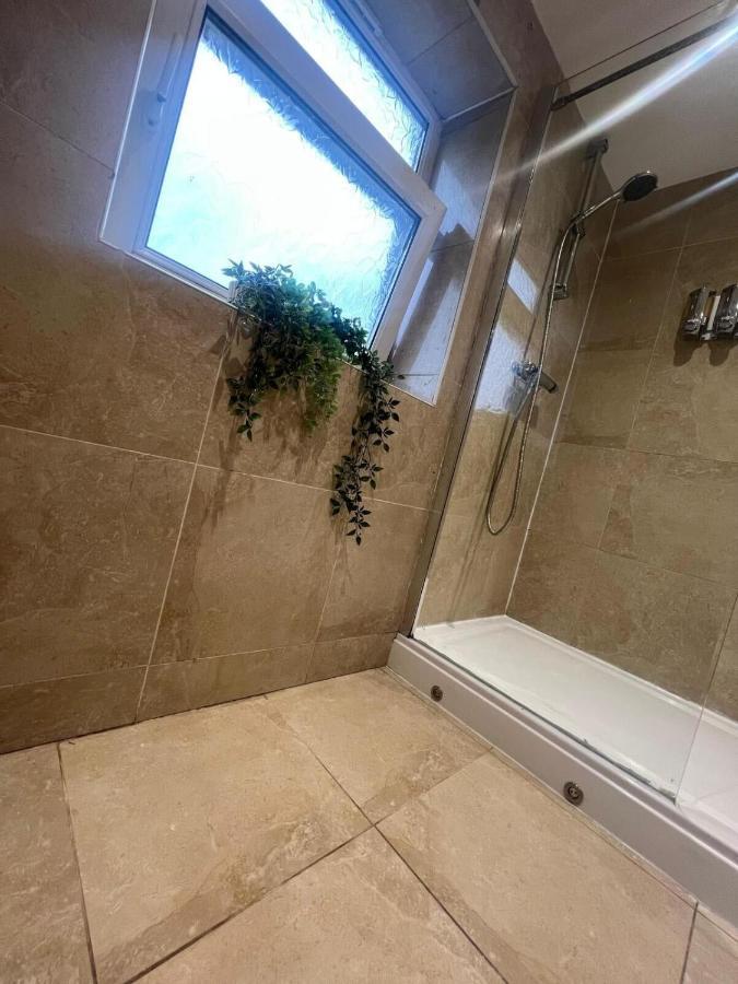 4 Rooms, Private Parking Apartment *