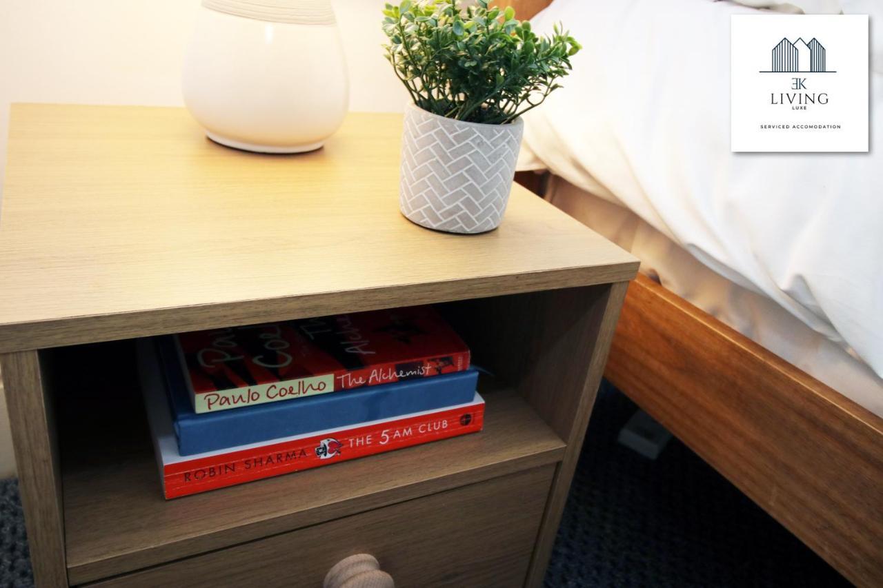 Cosy In The Heart Of Uplands - - Prime Location - By Ekliving Luxe Apartment