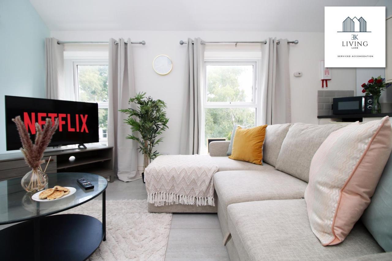 Cosy In The Heart Of Uplands - - Prime Location - By Ekliving Luxe *