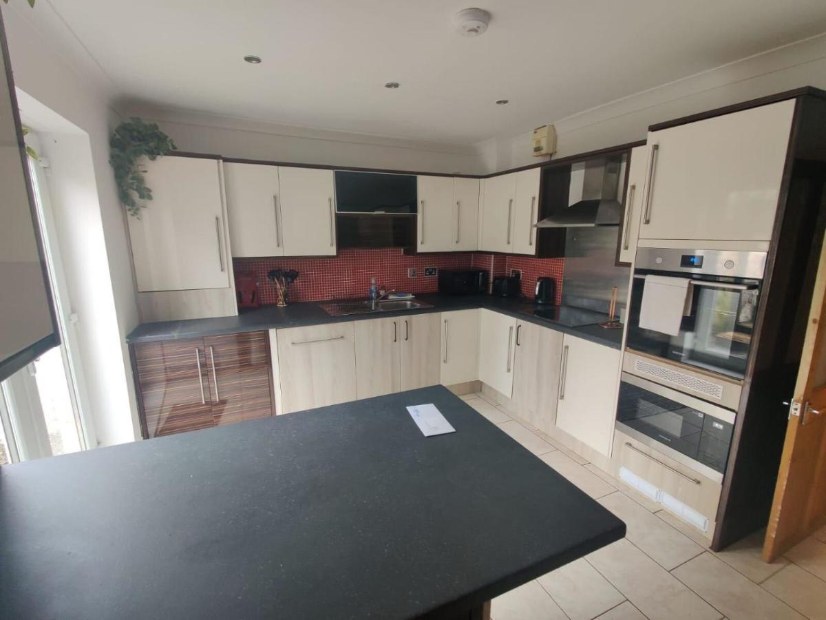 4 Rooms, Private Parking Apartment