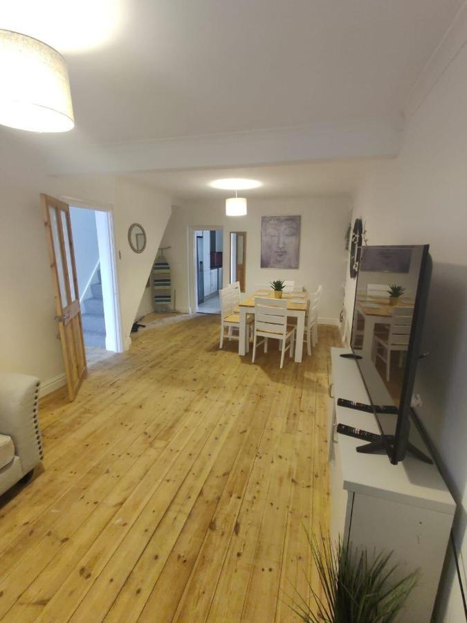 4 Rooms, Private Parking Apartment