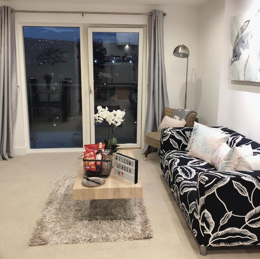 Soak Up The Light At A Soothing, Stylish In Marina Apartamento
