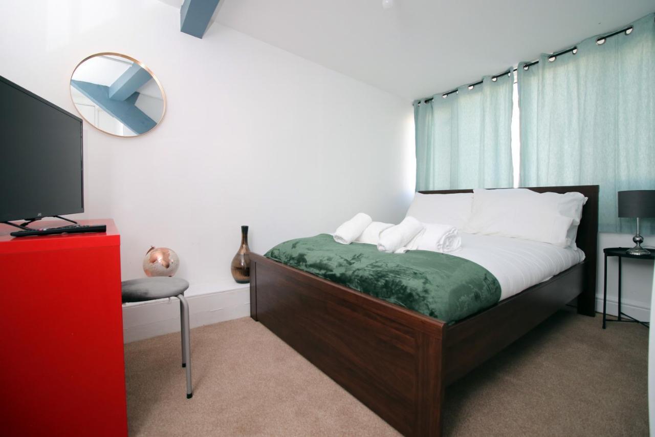 Spacious 5 Bedroom In * Swansea