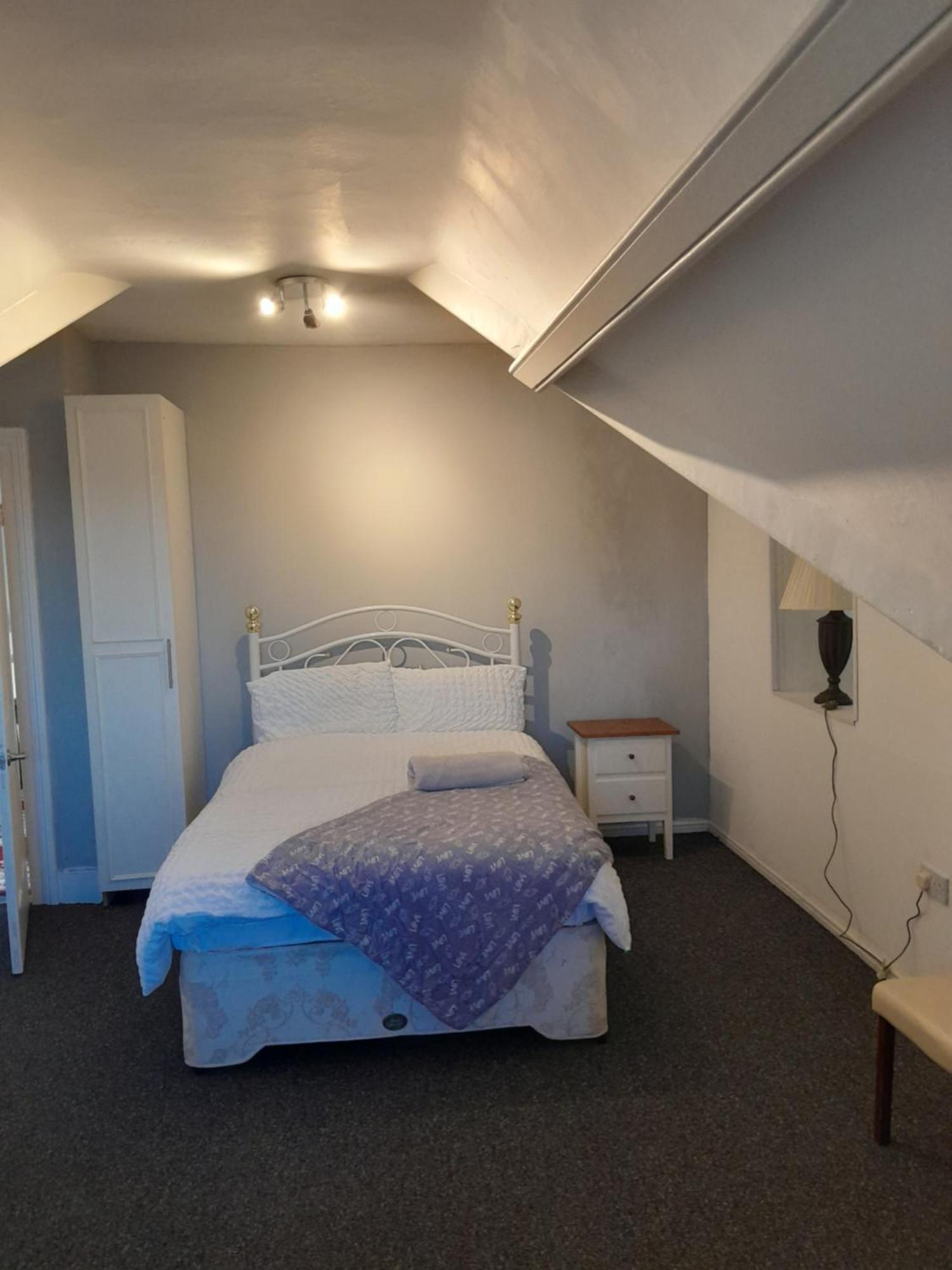 Singleton Short Loft R10 Guest house