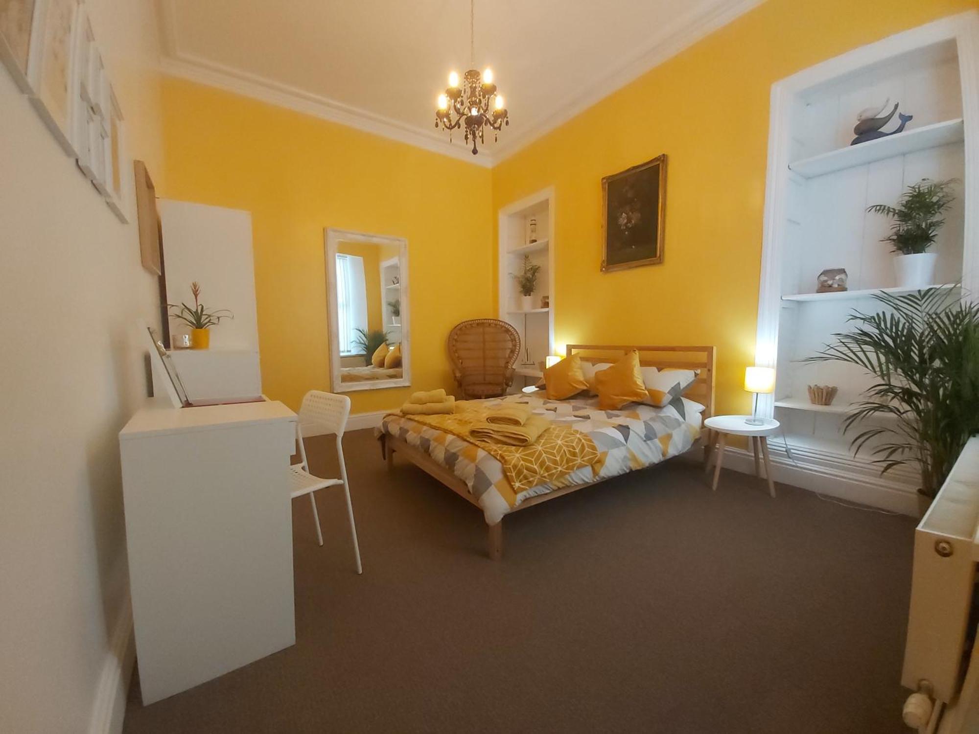 Beautiful Two Bedroom Ground Floor Apartment Swansea