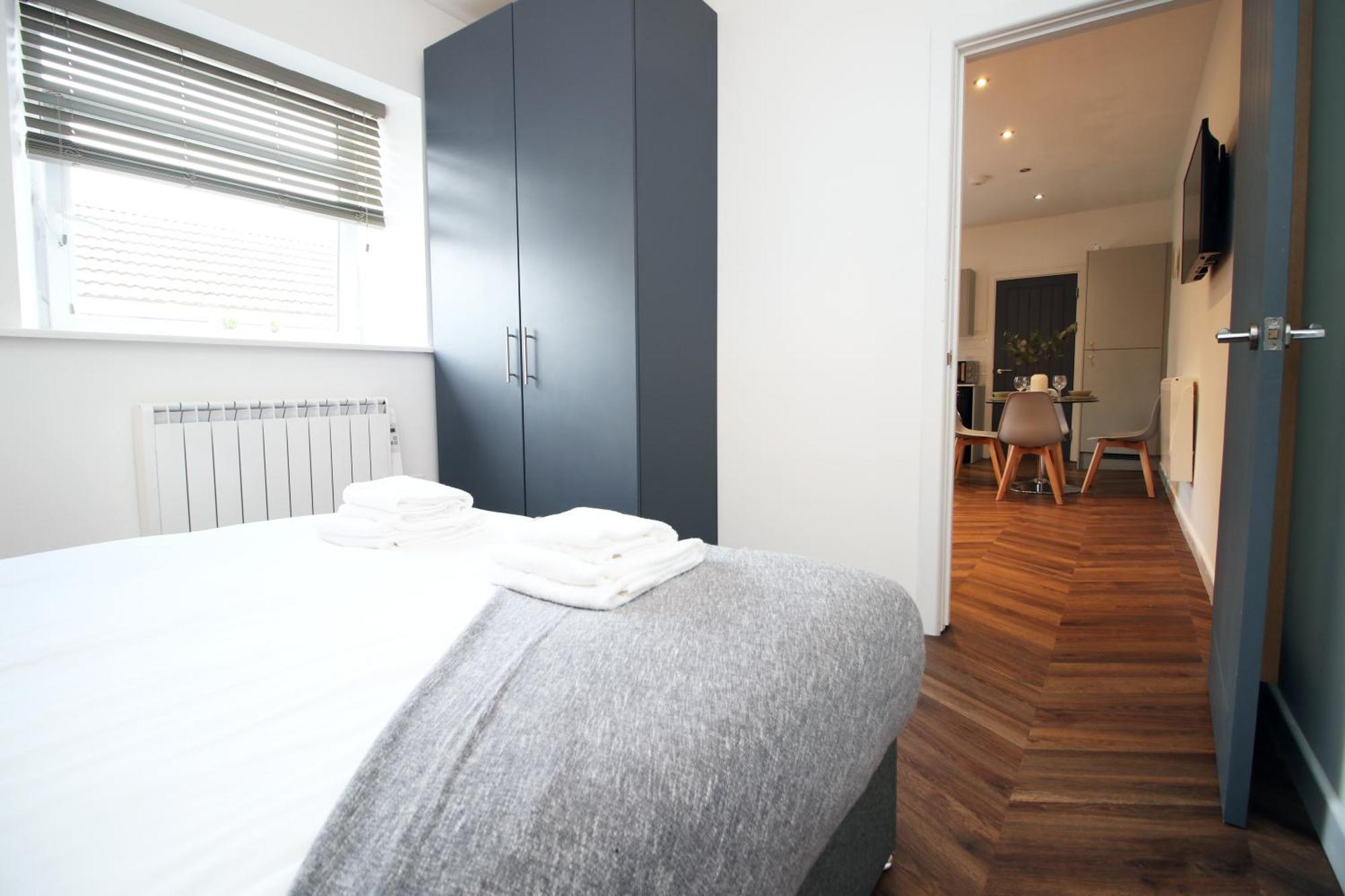 Fully Equipped Kitchen, Parking, Centre Swansea