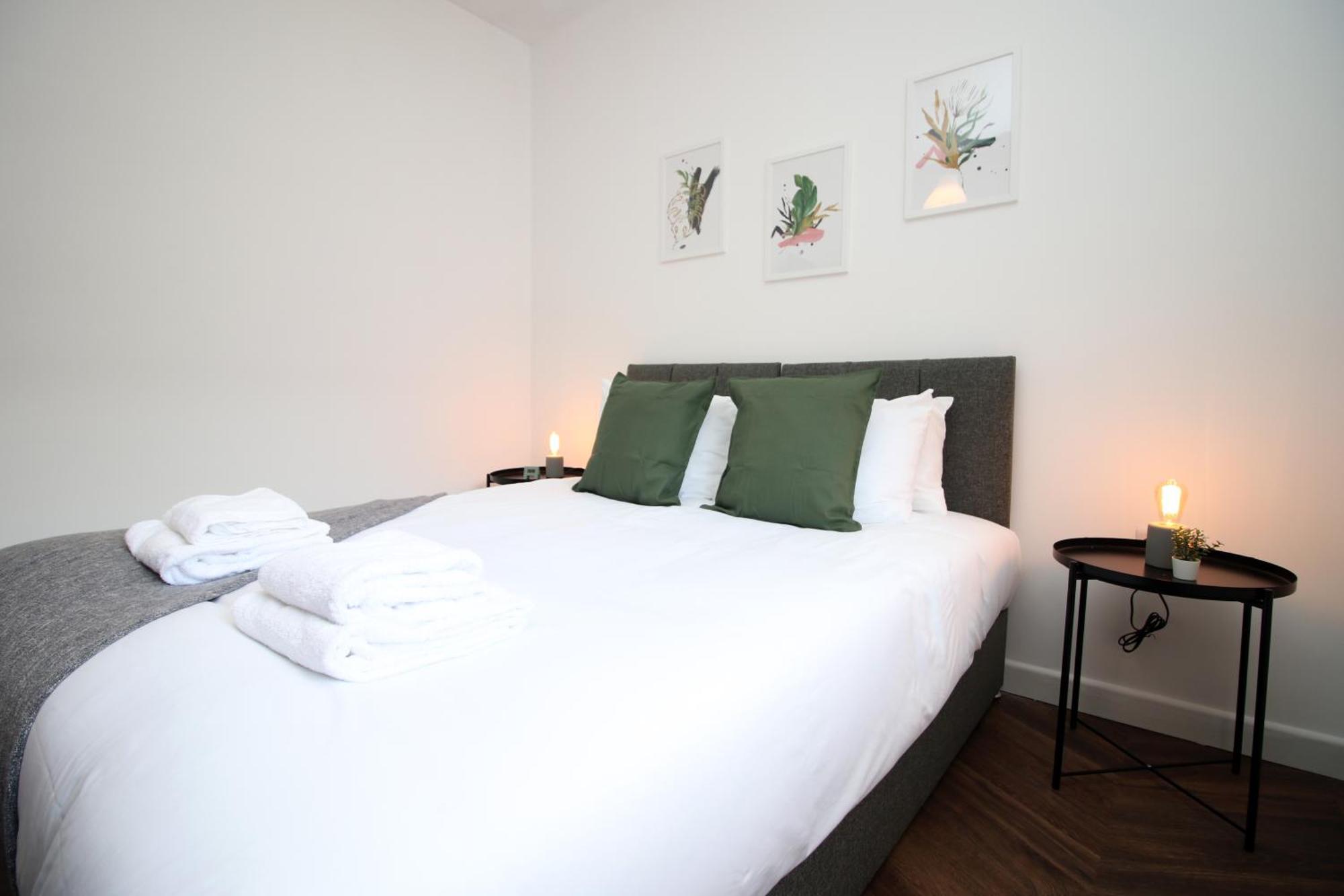 Fully Equipped Kitchen, Parking, Centre Apartment