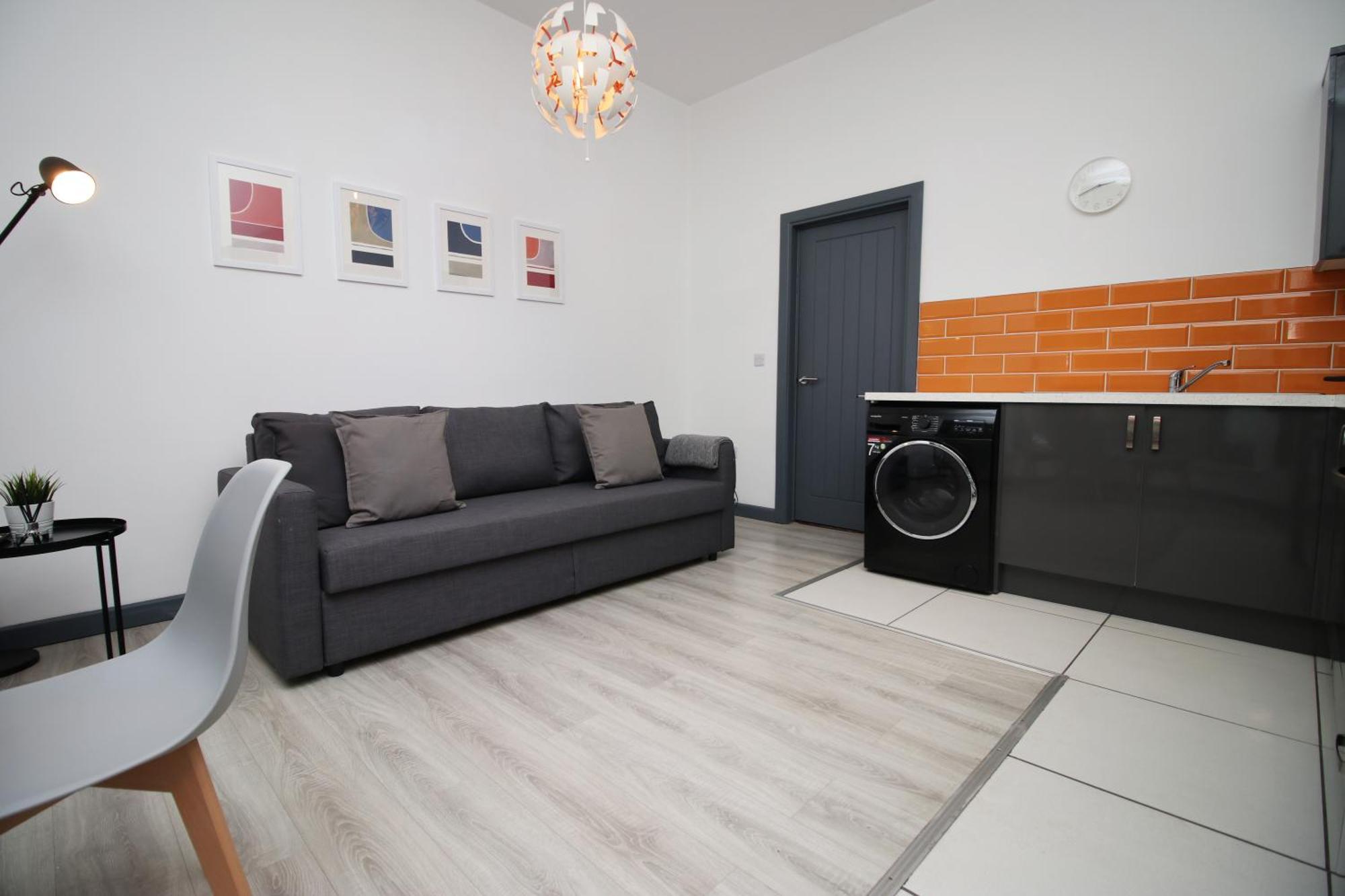 Apartment Fully Equipped Kitchen, Parking, Centre Swansea