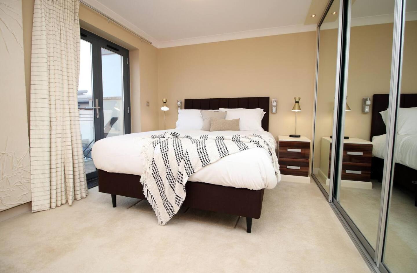 Holiday home 5 Bedroom | Luxury | Stunning Beachview *