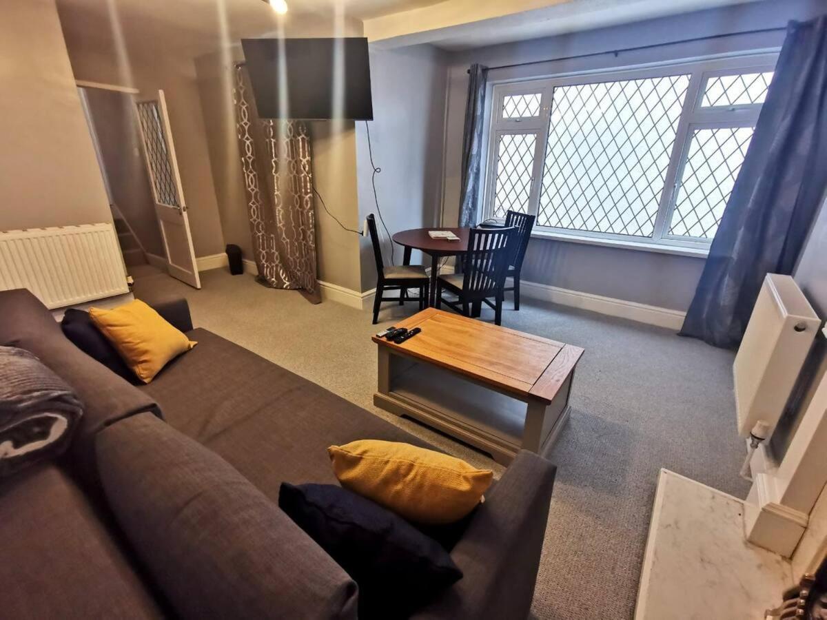 Centre Room, Wifi, Share Facility * Swansea