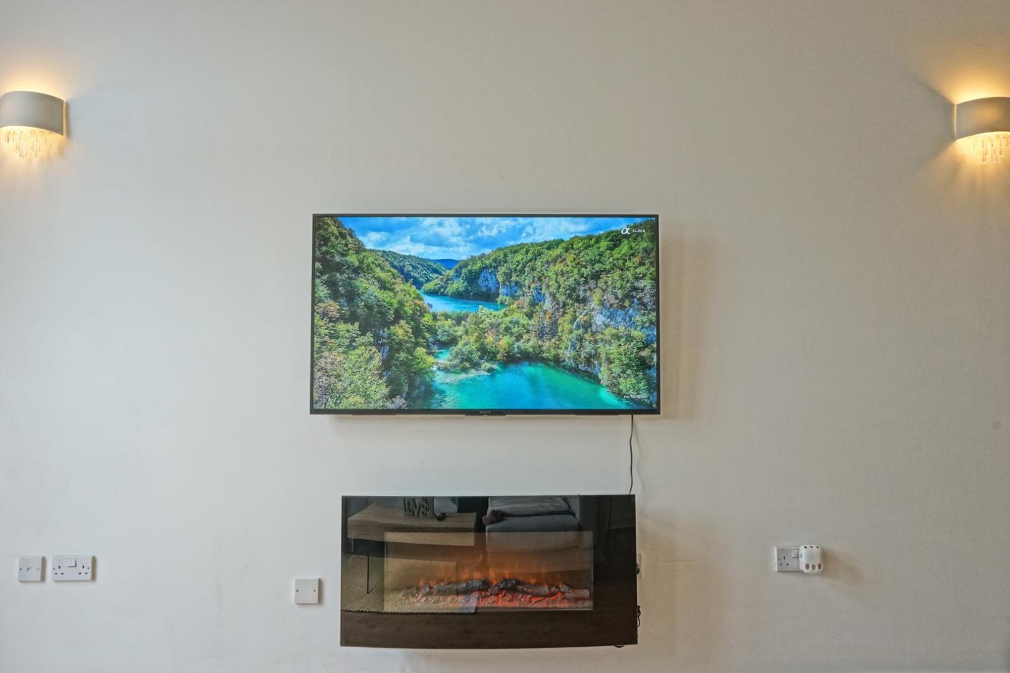 Soak Up The Light At A Soothing, Stylish In Marina Apartamento Swansea