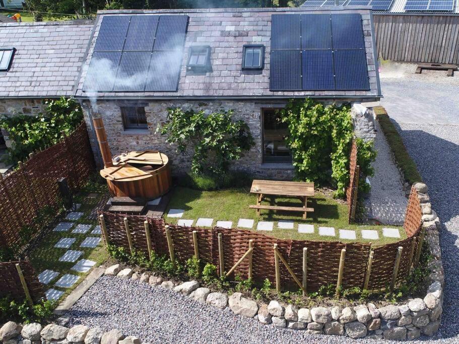 Holiday home Hidden Gem Hottub, Firepit, Coastal Walks *