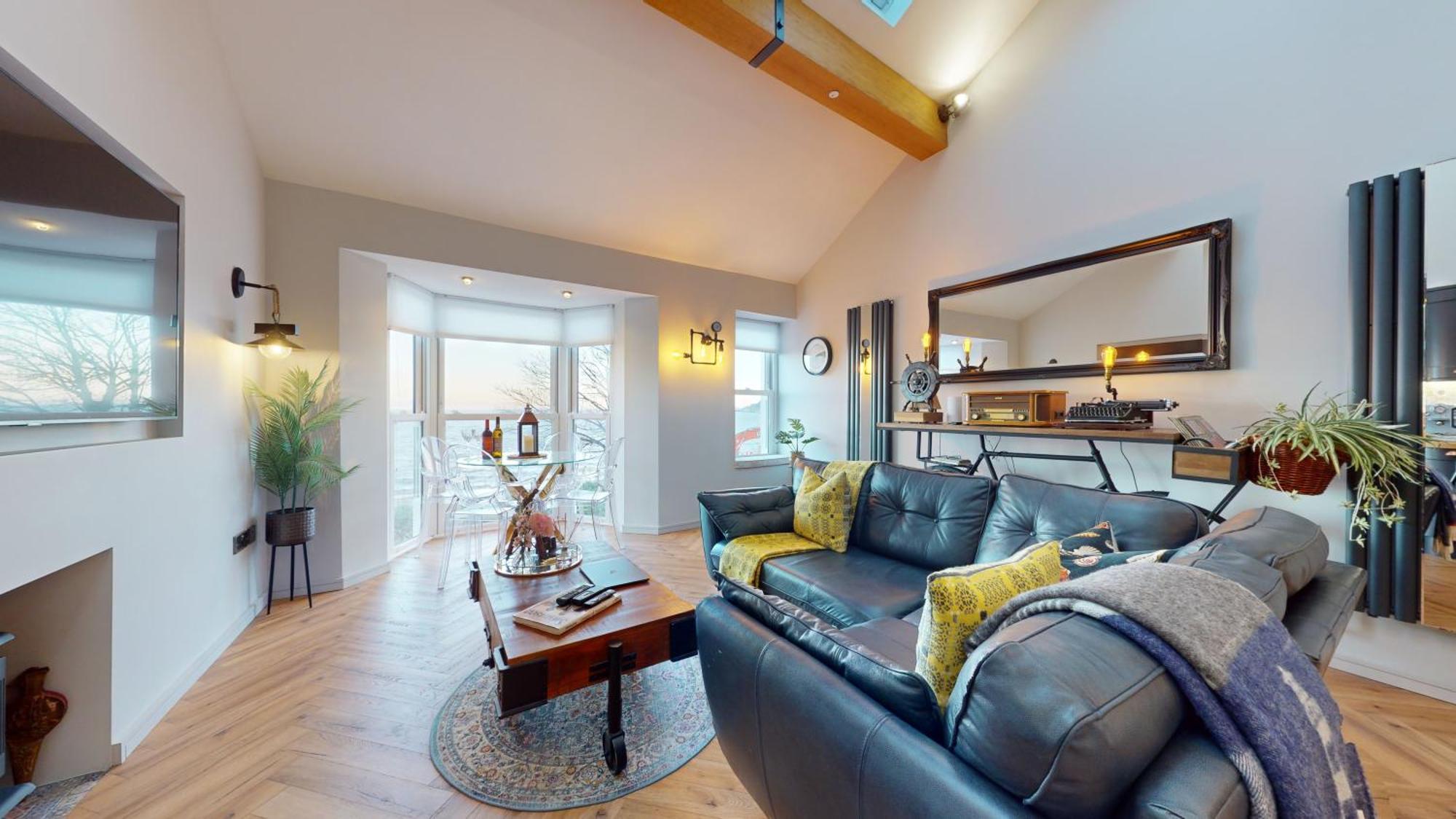 Mumbles & Stunning Ocean Views - Sleeps 4 Swansea